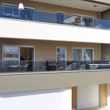 Apartment Relex With Pool & Jacuzzi Privlaka  Exterior photo