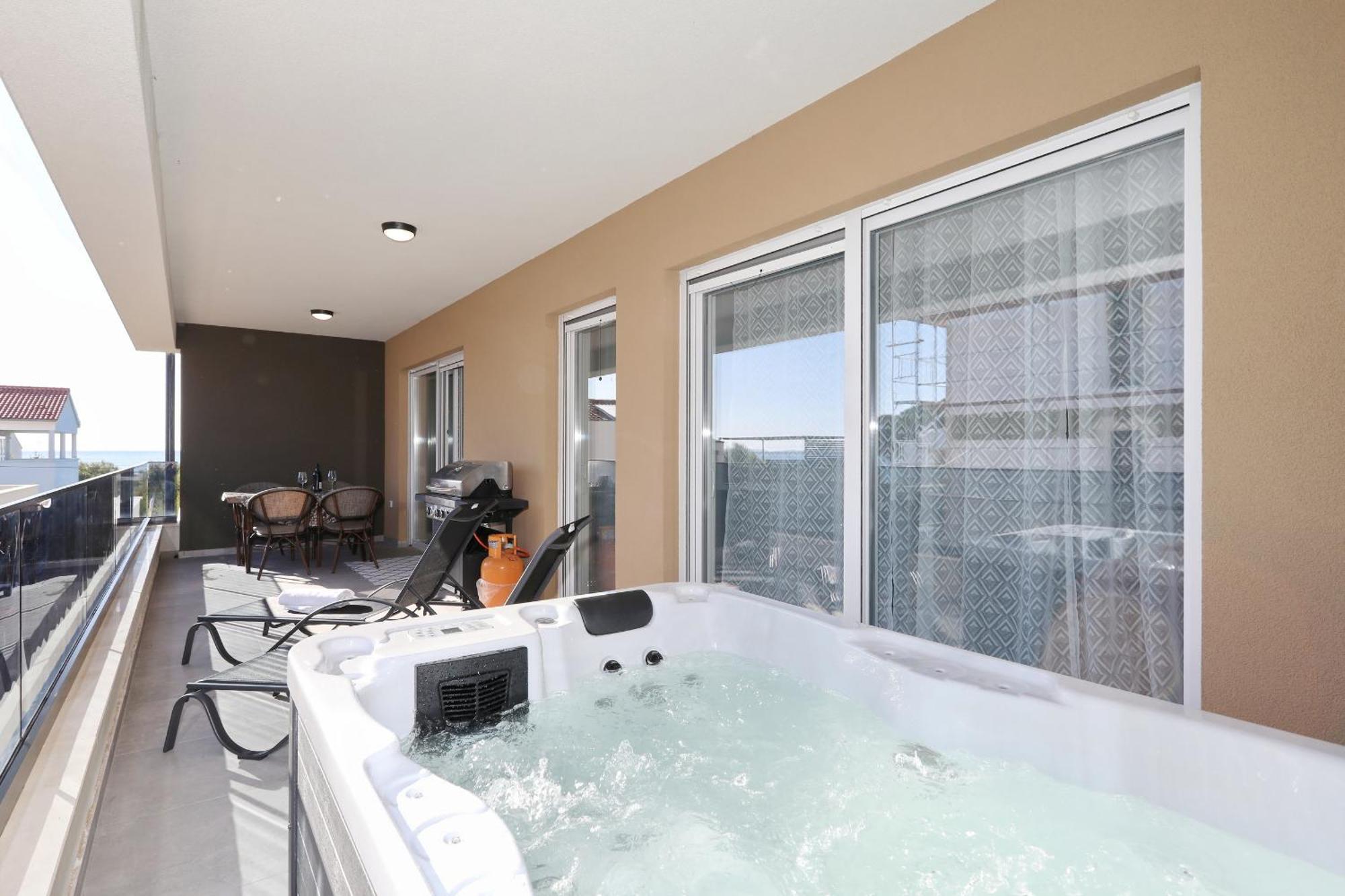 Apartment Relex With Pool & Jacuzzi Privlaka  Exterior photo